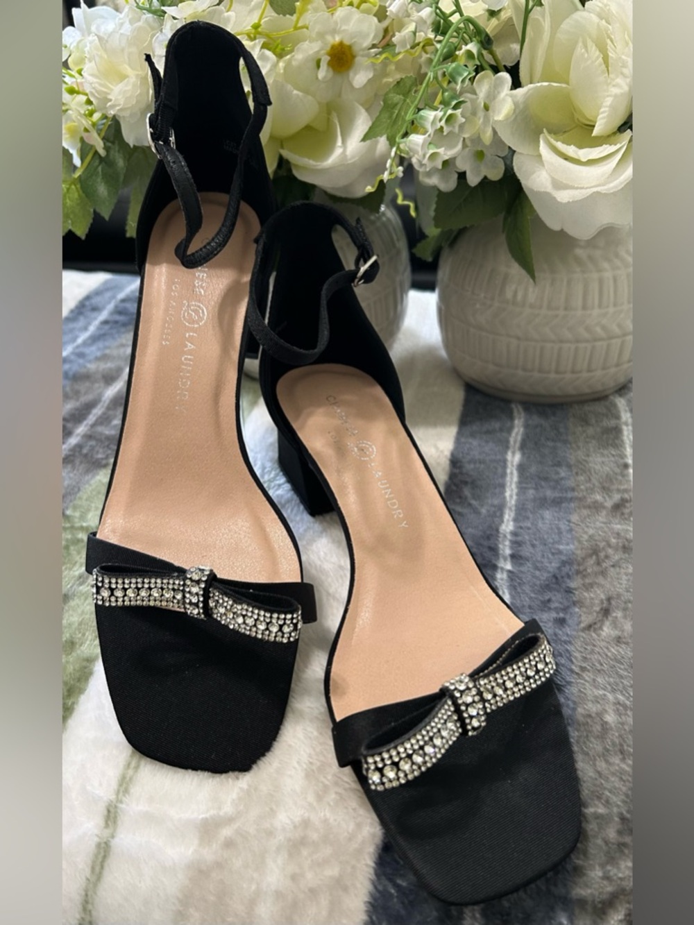 NWOT Chinese Laundry Los Angeles Black Rhinestone Bow Heeled Sandals Size 9.5M
